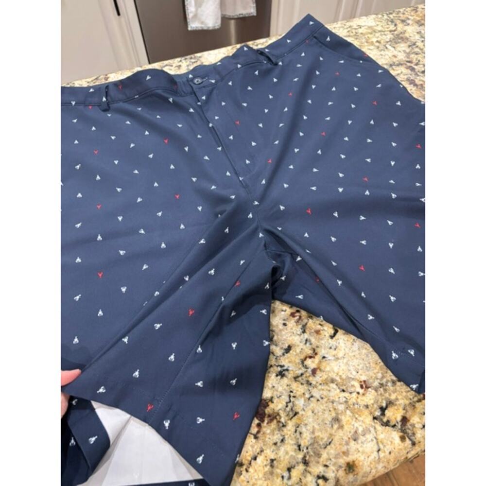Greg Norman Golf Shorts Size 44 Lobster Print Novelty Performance - Picture 7 of 8